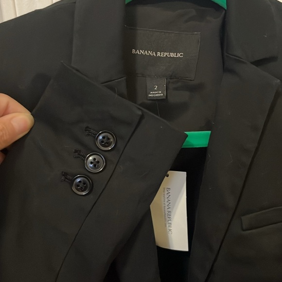 Black banana republic two button, polyester, blazer - Picture 2 of 9